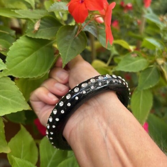 CHUNKY BLACK Rounded Lucite Rhinestone Bangle BRACELET - Picture 4 of 8
